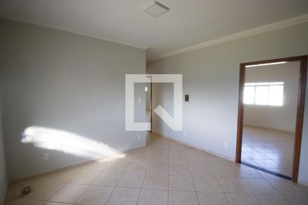 Casa para alugar com 4 quartos, 1000m² em Colônia Agrícola Vereda da Cruz, Brasília