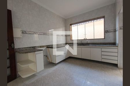 Casa para alugar com 4 quartos, 240m² em Itapoã, Belo Horizonte