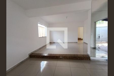 Casa para alugar com 4 quartos, 240m² em Itapoã, Belo Horizonte