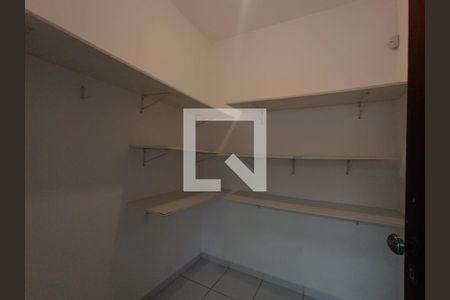 Casa para alugar com 4 quartos, 240m² em Itapoã, Belo Horizonte