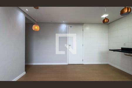 Sala, Cozinha e Área de Serviço de apartamento para alugar com 2 quartos, 40m² em Jardim Germania, São Paulo