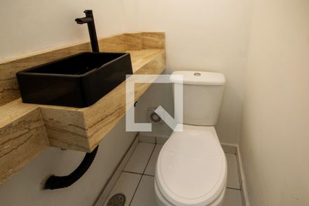 Lavabo de casa de condomínio para alugar com 2 quartos, 76m² em Bairro Jardim Nossa Senhora das Graças, Cotia