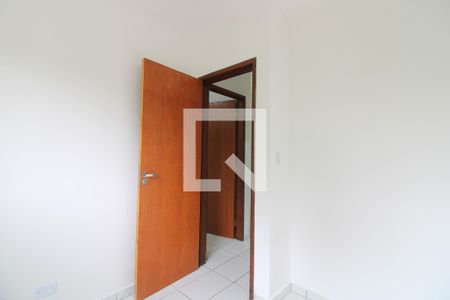 Quarto 2 de casa para alugar com 3 quartos, 70m² em Jardim Fernandes, São Paulo