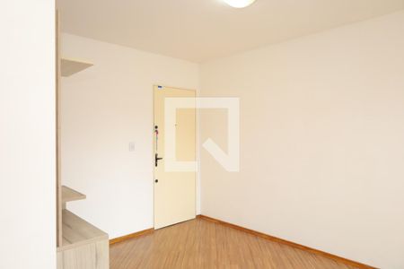 Sala de apartamento para alugar com 2 quartos, 45m² em Vila Carmosina, São Paulo