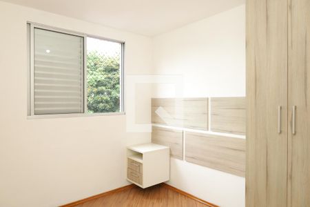 Quarto 2 de apartamento para alugar com 2 quartos, 45m² em Vila Carmosina, São Paulo