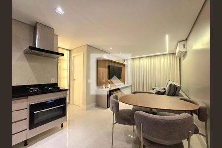 Sala/Cozinha de apartamento para alugar com 1 quarto, 46m² em Itaim Bibi, São Paulo