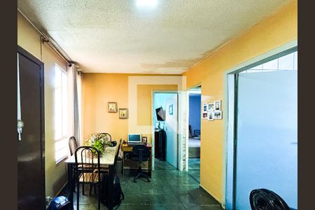 Apartamento à venda com 2 quartos, 50m² em Vila Beneves, Contagem