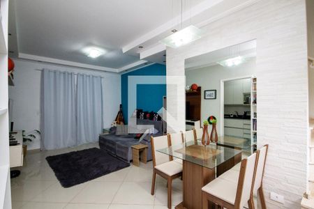 Sala de casa de condomínio para alugar com 2 quartos, 100m² em Paisagem Renoir, Cotia