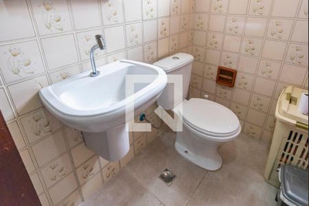 Banheiro Social de casa à venda com 3 quartos, 171m² em Jardim Ocara, Santo André