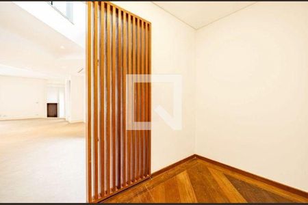 Casa à venda com 4 quartos, 600m² em Alphaville Residencial Zero, Barueri