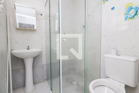 Banheiro de casa para alugar com 1 quarto, 60m² em Vila Regina, São Paulo