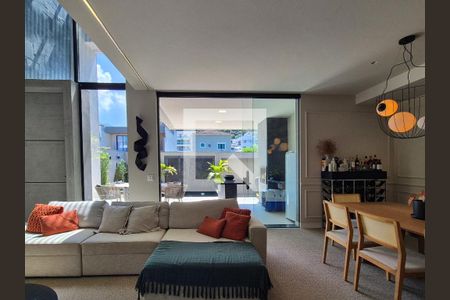 Sala  de casa de condomínio à venda com 3 quartos, 325m² em Recreio dos Bandeirantes, Rio de Janeiro