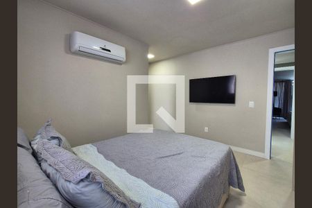 Suíte  de casa de condomínio à venda com 3 quartos, 325m² em Recreio dos Bandeirantes, Rio de Janeiro