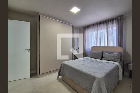 Suíte  de casa de condomínio à venda com 3 quartos, 325m² em Recreio dos Bandeirantes, Rio de Janeiro