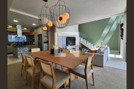 Sala de casa de condomínio à venda com 3 quartos, 325m² em Recreio dos Bandeirantes, Rio de Janeiro