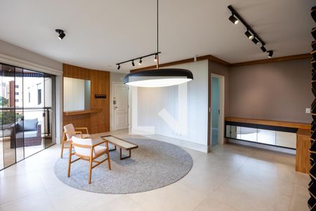 Sala  de apartamento para alugar com 3 quartos, 160m² em Cambuí, Campinas