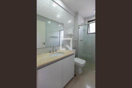 Banheiro da Suíte 1 de apartamento para alugar com 3 quartos, 160m² em Cambuí, Campinas