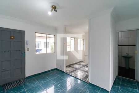 Sala de apartamento para alugar com 2 quartos, 44m² em Fazenda da Juta, São Paulo