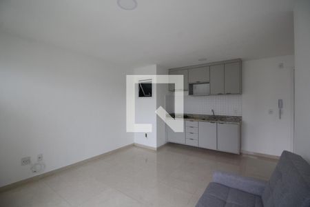 Sala de apartamento para alugar com 1 quarto, 35m² em Taquara, Rio de Janeiro