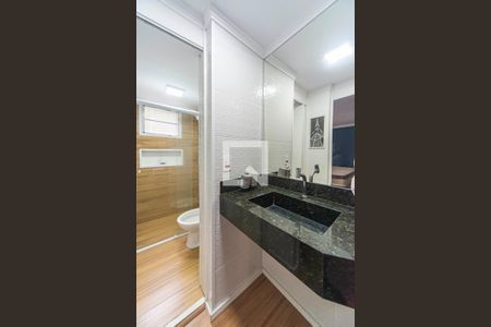 Banheiro  de apartamento à venda com 2 quartos, 55m² em Jardim Alvorada, Santo André