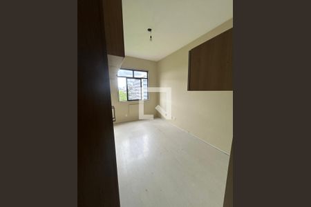 Quarto de apartamento para alugar com 3 quartos, 80m² em Vila Valqueire, Rio de Janeiro