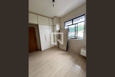 Quarto de apartamento para alugar com 3 quartos, 80m² em Vila Valqueire, Rio de Janeiro