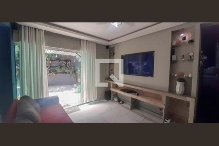 Casa à venda com 4 quartos, 218m² em São Pedro, Osasco