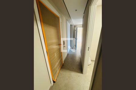 Corredor de apartamento para alugar com 3 quartos, 110m² em Barra Funda, São Paulo