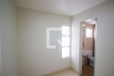 Apartamento para alugar com 3 quartos, 78m² em Qi 27, Brasília