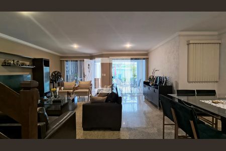 Sala de casa de condomínio para alugar com 5 quartos, 250m² em Recreio dos Bandeirantes, Rio de Janeiro