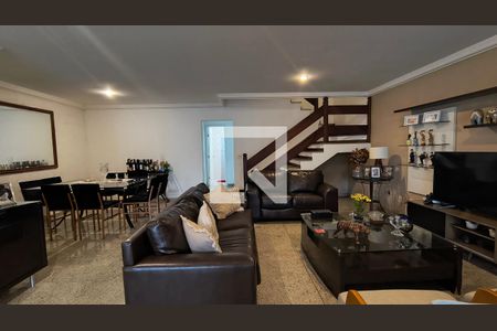 Sala de casa de condomínio para alugar com 5 quartos, 250m² em Recreio dos Bandeirantes, Rio de Janeiro