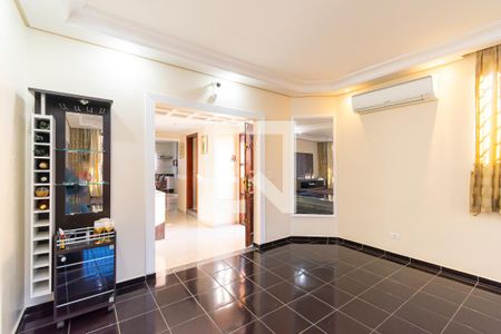 Sala de casa à venda com 3 quartos, 240m² em Vila California, São Paulo