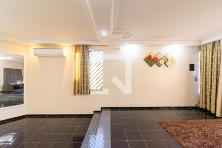 Sala de casa à venda com 3 quartos, 240m² em Vila California, São Paulo