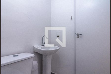 banheiro social_3 de apartamento para alugar com 2 quartos, 37m² em Jardim Celeste, São Paulo