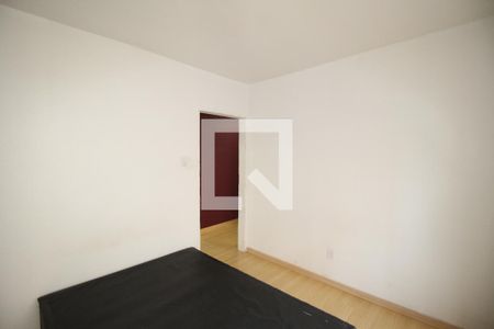 Quarto 2 de apartamento para alugar com 3 quartos, 65m² em Vila Ipiranga, Porto Alegre