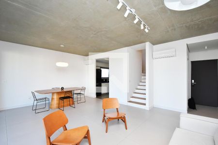 Apartamento à venda com 2 quartos, 129m² em Pinheiros, São Paulo