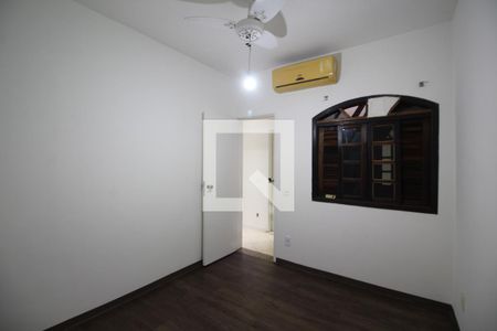 Quarto 1 de casa de condomínio para alugar com 2 quartos, 75m² em Taquara, Rio de Janeiro
