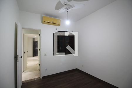 Quarto 1 de casa de condomínio para alugar com 2 quartos, 75m² em Taquara, Rio de Janeiro