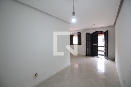 Sala de casa de condomínio para alugar com 2 quartos, 75m² em Taquara, Rio de Janeiro