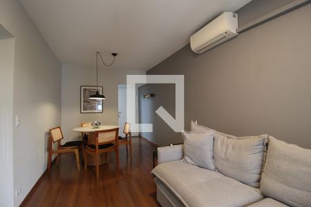 Sala de apartamento para alugar com 2 quartos, 74m² em Indianópolis, São Paulo