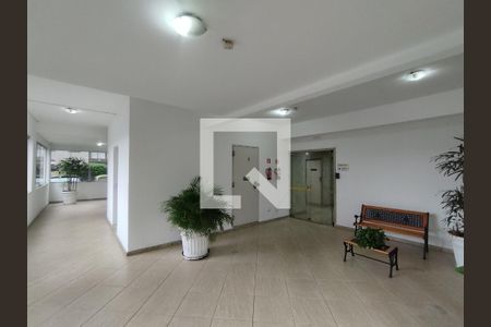 Hall de entrada de apartamento para alugar com 2 quartos, 54m² em Parque Bristol, São Paulo