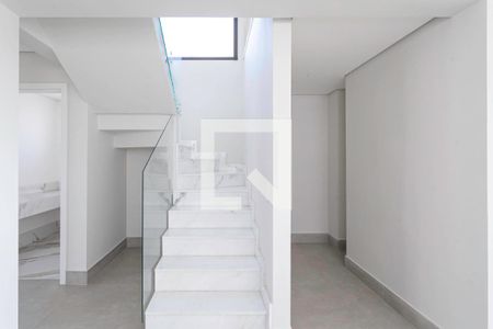 Escada de apartamento à venda com 4 quartos, 264m² em Liberdade, Belo Horizonte