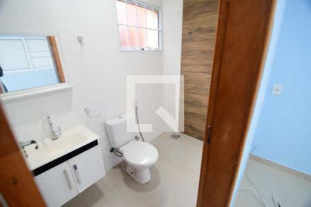 Banheiro de casa de condomínio à venda com 2 quartos, 84m² em Vila Nogueira, Campinas