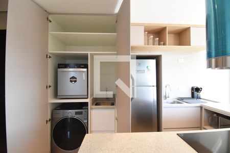 Sala e Cozinha de apartamento para alugar com 1 quarto, 49m² em São Francisco, Curitiba