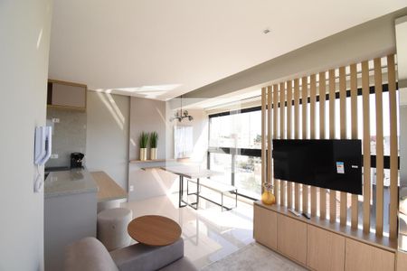 Sala e Cozinha de apartamento para alugar com 1 quarto, 49m² em São Francisco, Curitiba