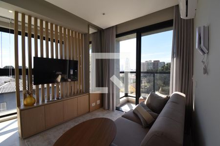 Sala e Cozinha de apartamento para alugar com 1 quarto, 49m² em São Francisco, Curitiba