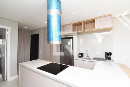 Sala e Cozinha de apartamento para alugar com 1 quarto, 49m² em São Francisco, Curitiba