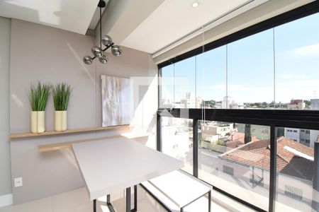 Sala e Cozinha de apartamento para alugar com 1 quarto, 49m² em São Francisco, Curitiba