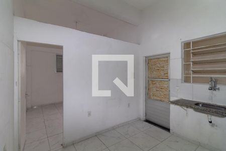 Cozinha de casa para alugar com 1 quarto, 75m² em Vila Alpina, São Paulo