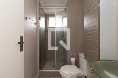 Banheiro de apartamento à venda com 1 quarto, 40m² em Santana, Porto Alegre